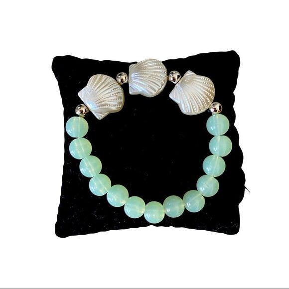 Seashell & Round Beaded Stretch Bracelet White & Green Kid’s Costume Jewelry OS - Picture 2 of 3